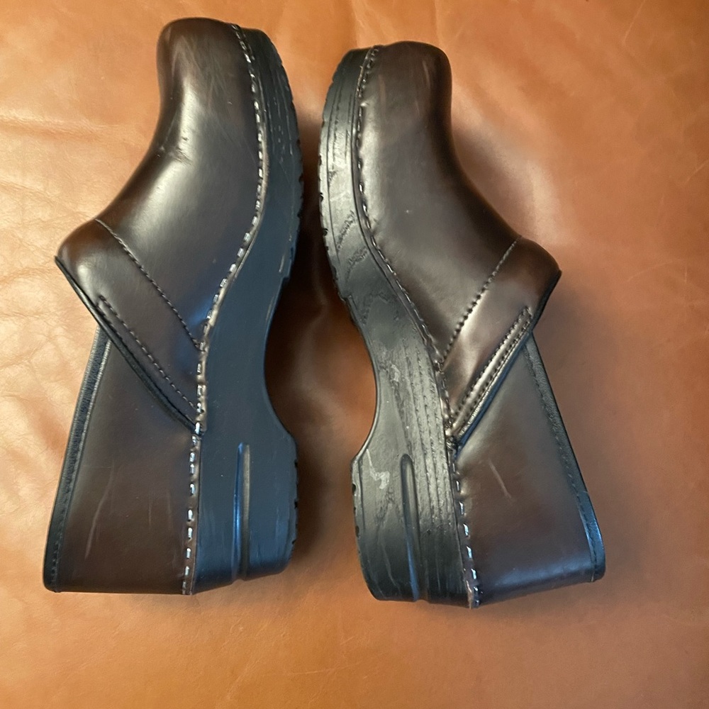 Dansko Clogs- Hardly Worn - image 2